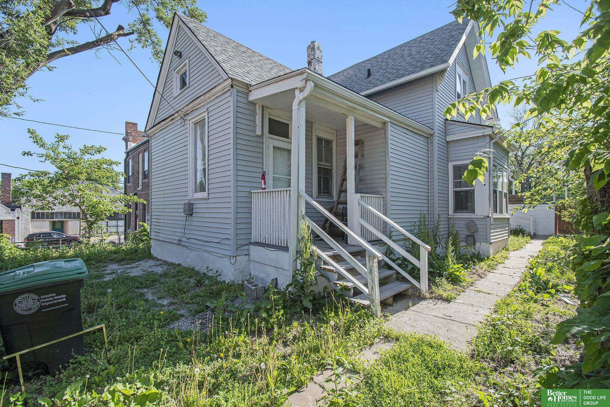 Property Photo: 1320 N 40 Street NE 68131