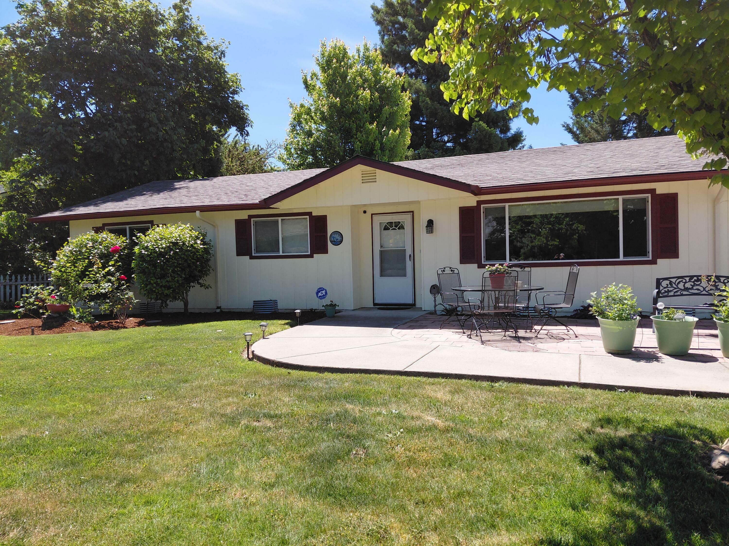 Property Photo:  1429 NE Meier Drive  OR 97526 