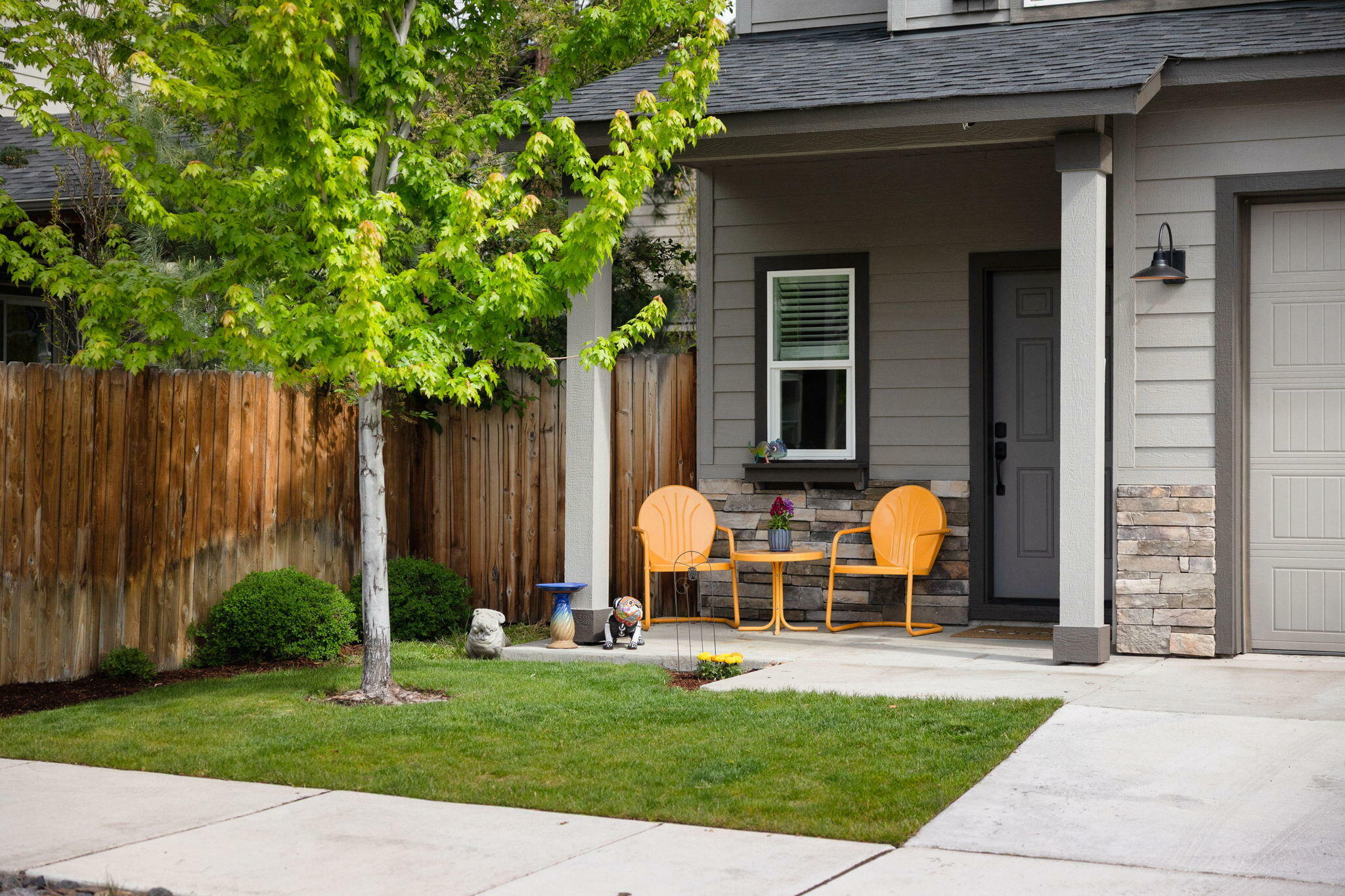 Property Photo: 1156 W Hill Avenue OR 97759