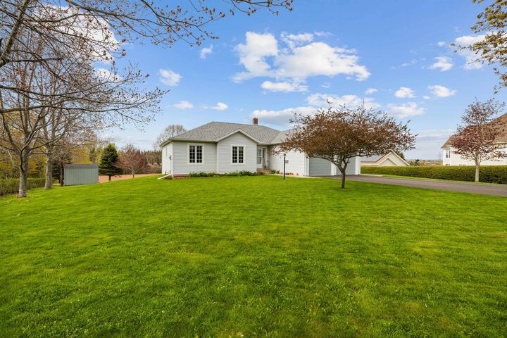Property Photo:  40 Donald Drive  PE C1E 1Z5 