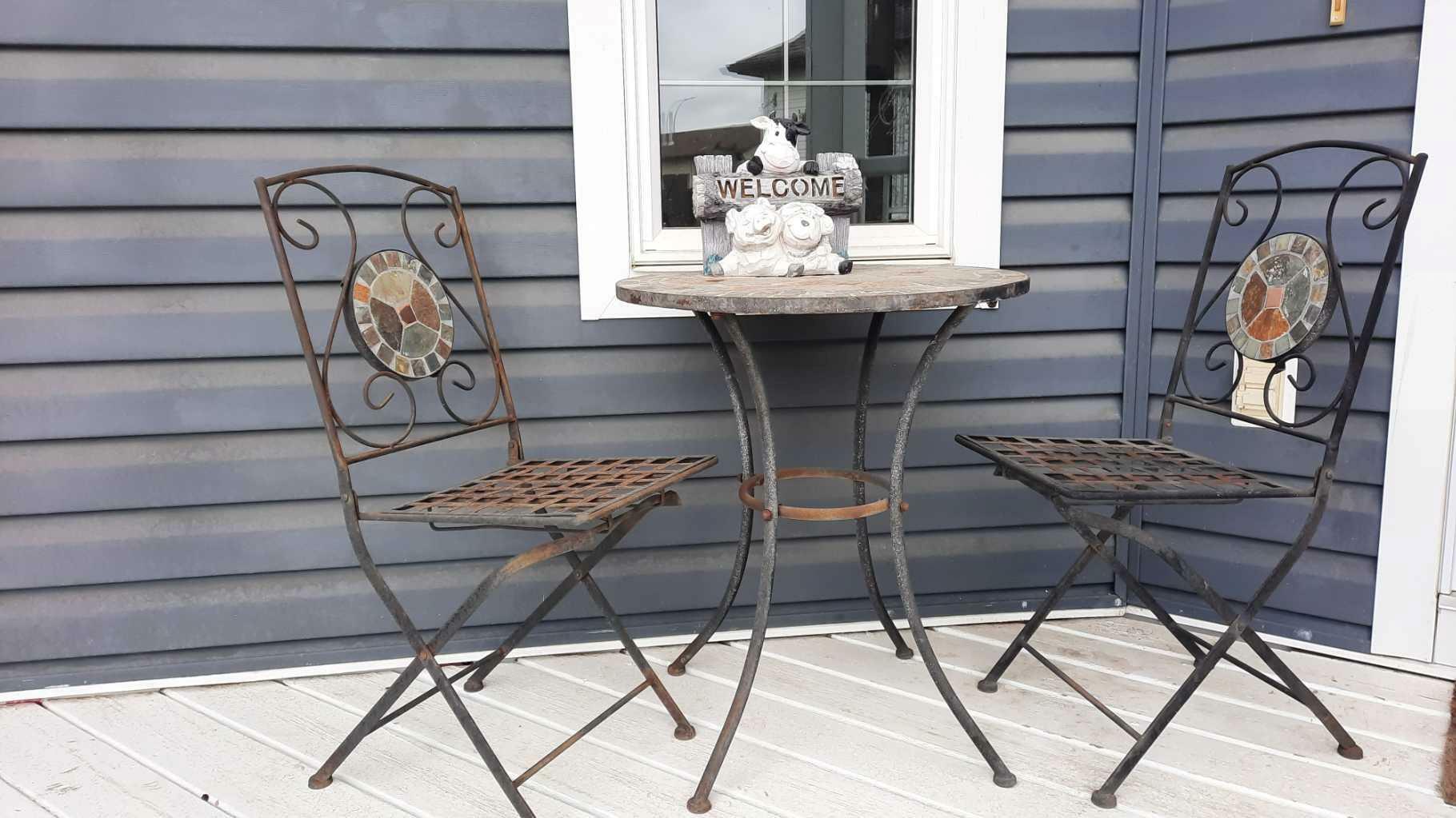 Property Photo: 648 Bankview Drive AB T0J 0Y6