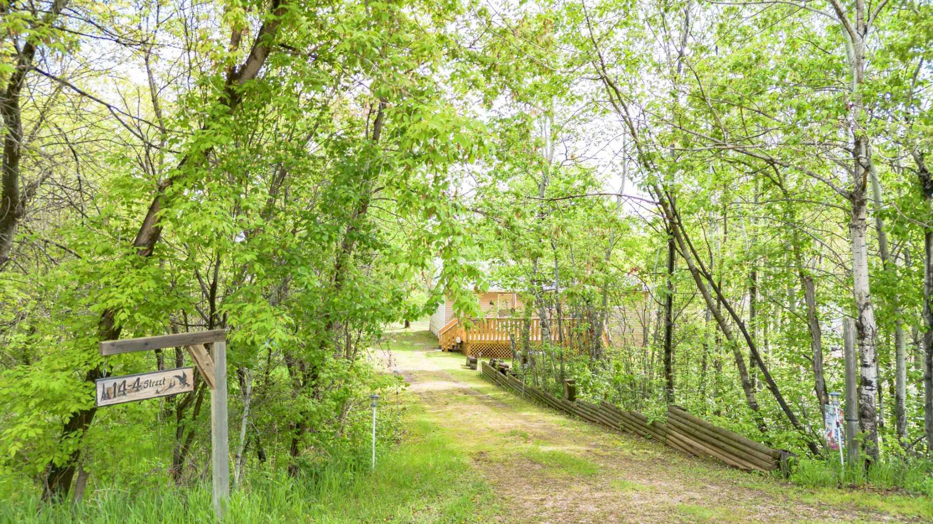Property Photo: 14 &Amp 16 4 Street AB T0C 2L0