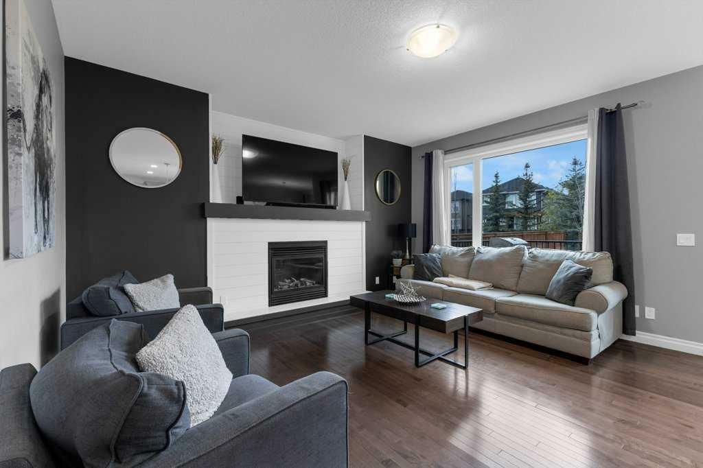 Property Photo: 209 Evanspark Gardens NW AB T3P 0G6