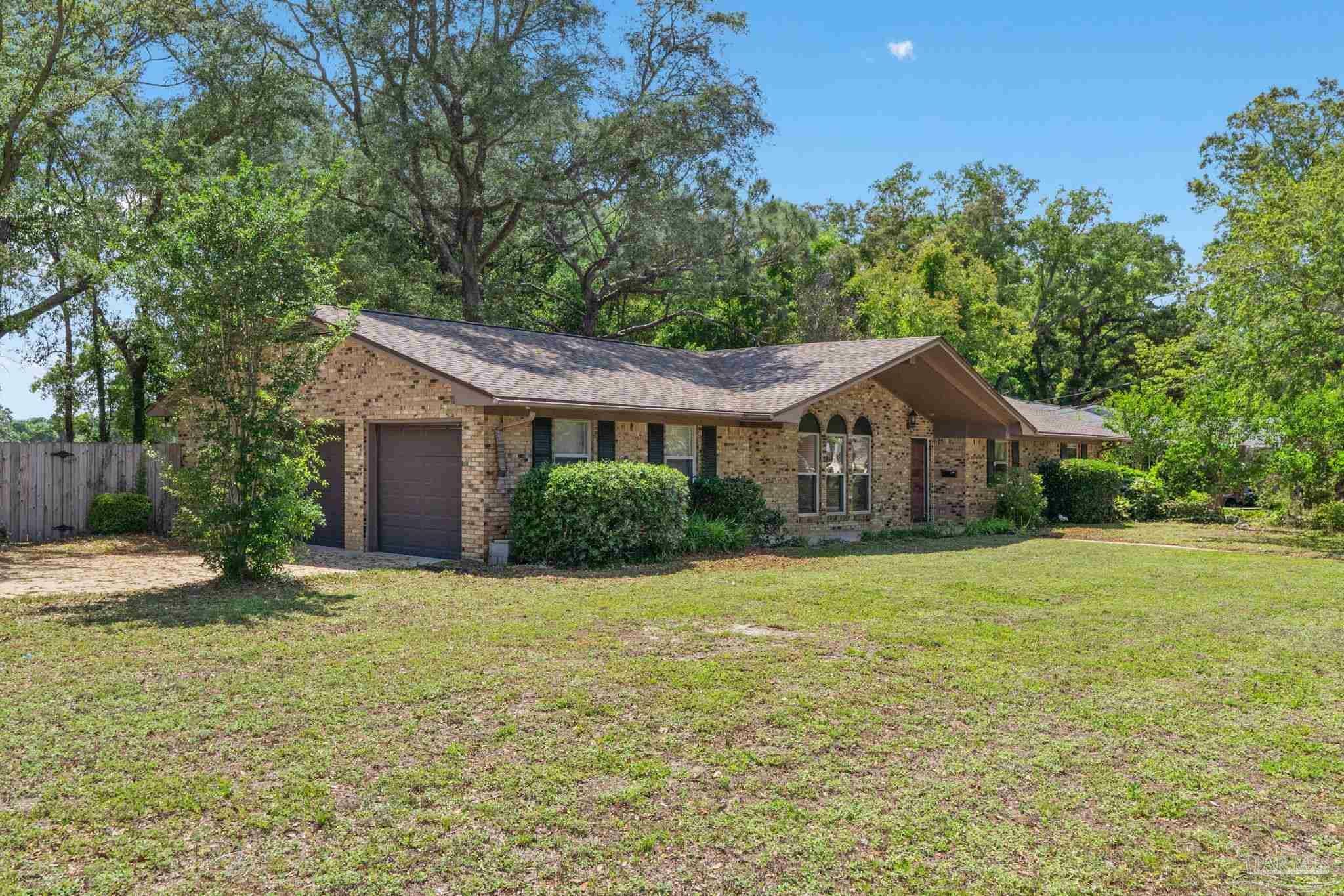 Property Photo: 3481 Summit Blvd FL 32503