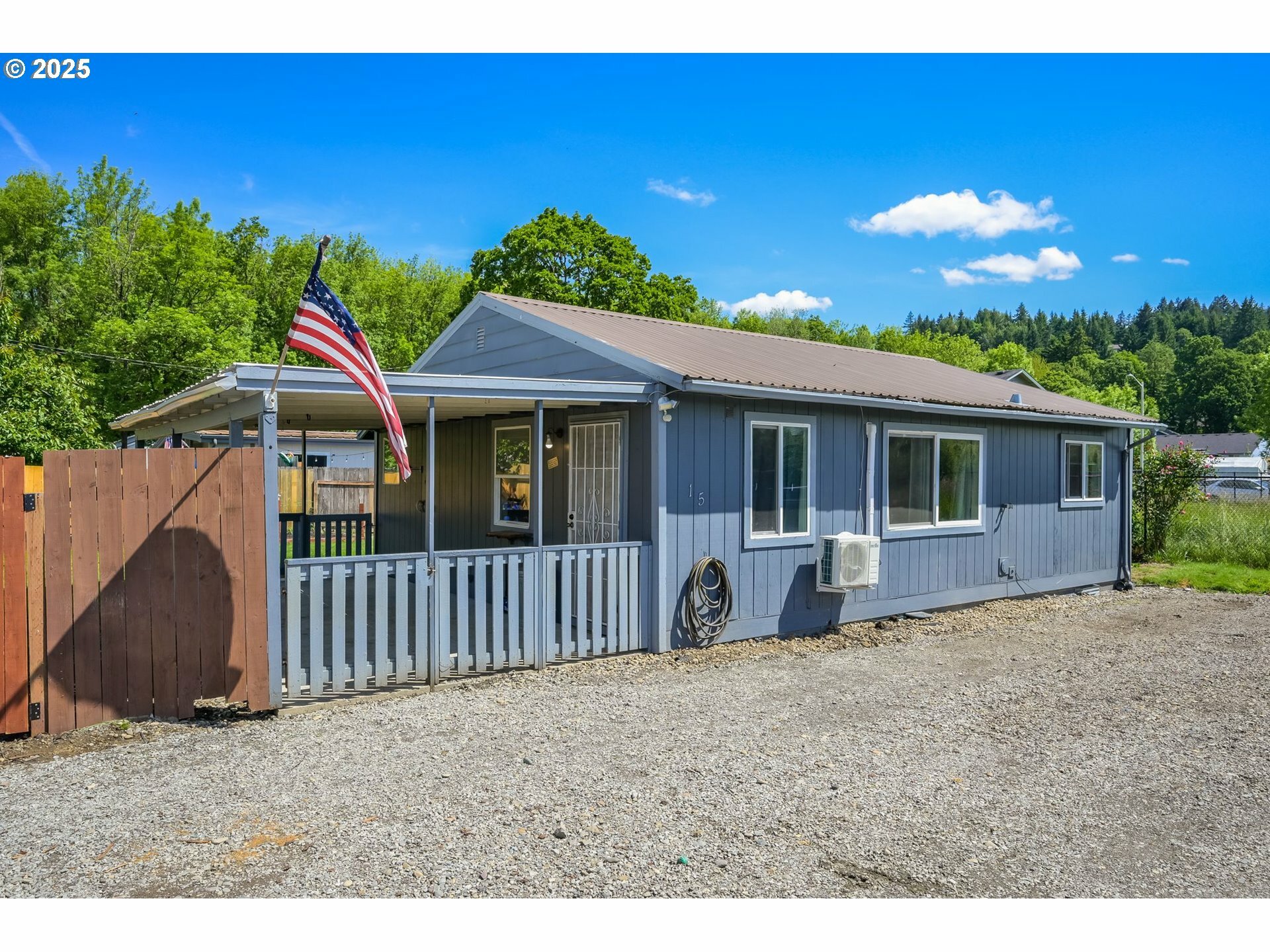 Property Photo: 15 NE 11th Pl WA 98604