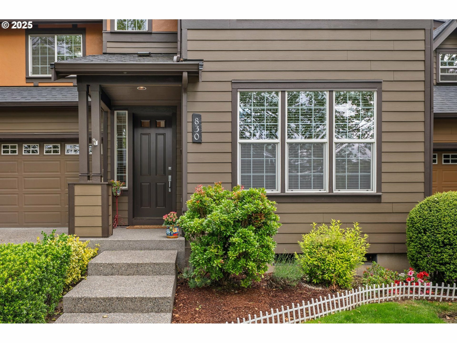Property Photo:  830 NE 73rd Ave  OR 97124 