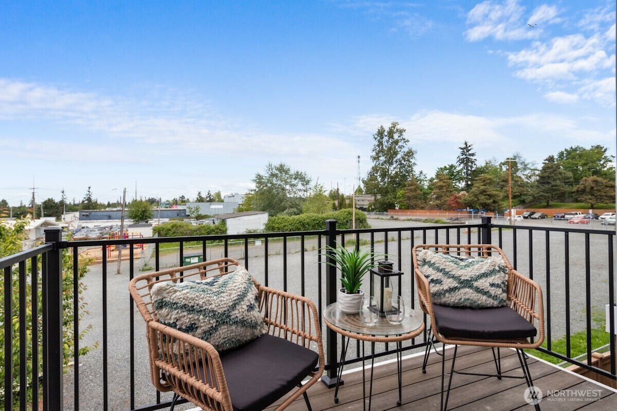 Property Photo:  15726  40th Avenue W B2  WA 98087 