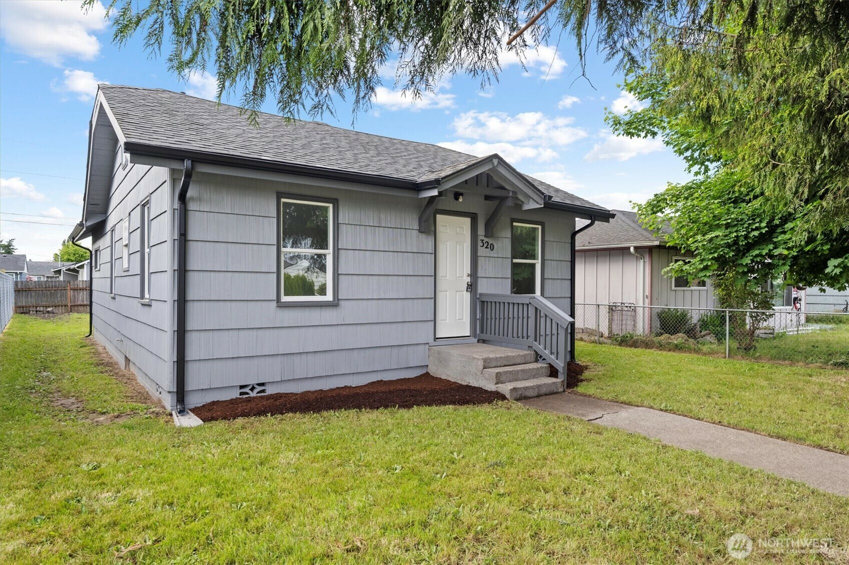 Property Photo: 320 Beech Street WA 98632