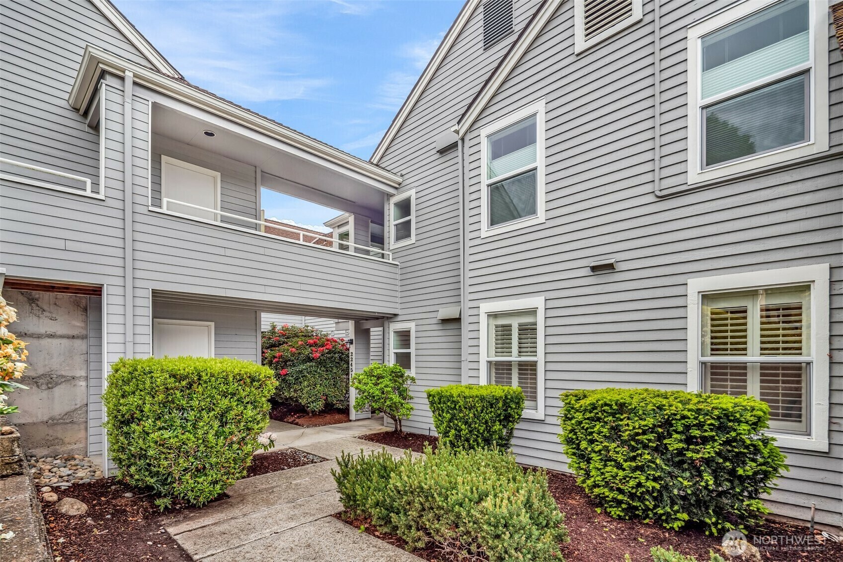 Property Photo: 22451 SE 42nd Terrace 1181 WA 98029