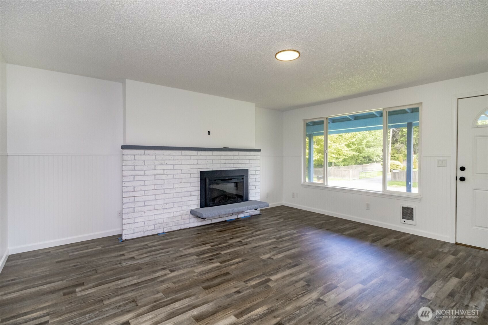 Property Photo: 3506 114th Avenue E WA 98372