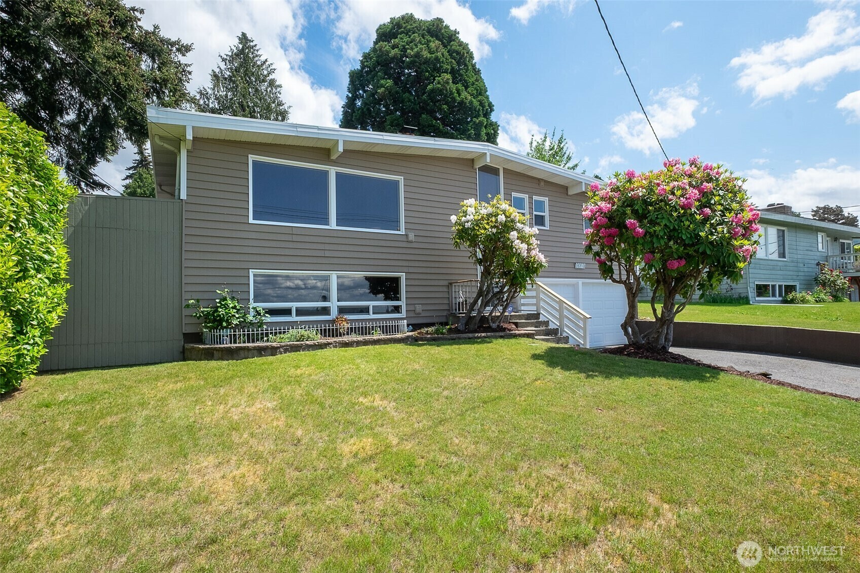 Property Photo: 25718 16th Avenue S WA 98198