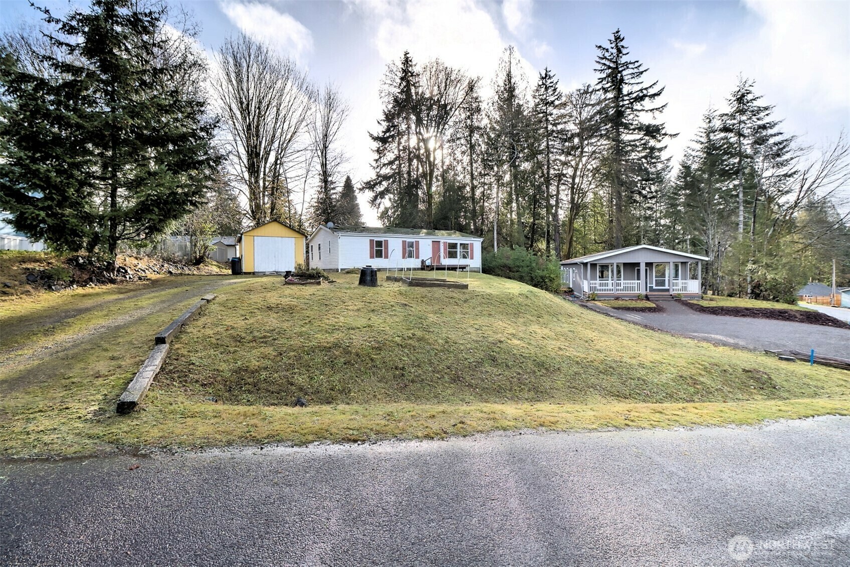 Property Photo: 161 E Greenwood Lane WA 98584