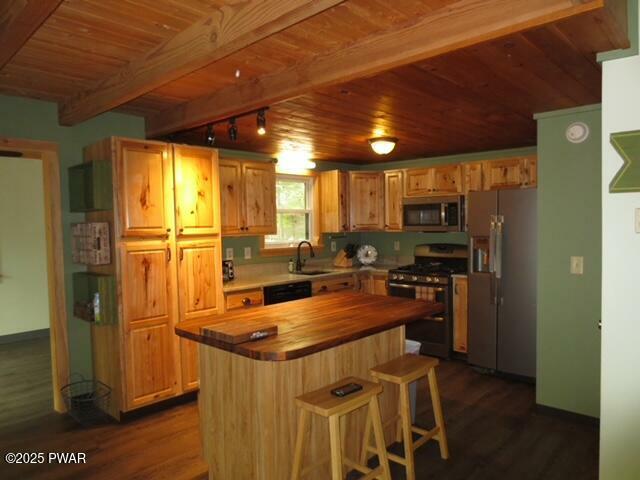 Property Photo: 1030 Evergreen Drive PA 18436
