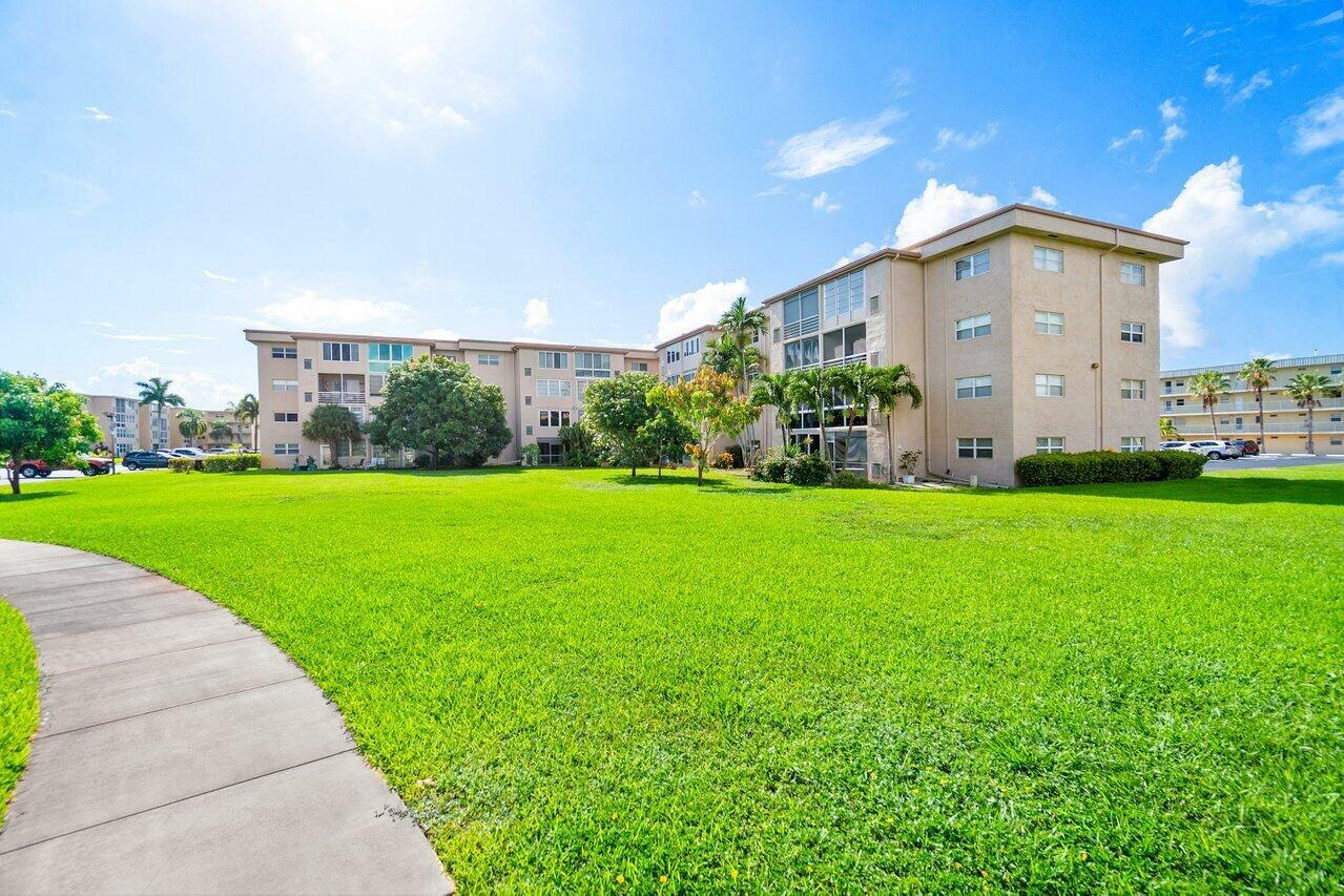 Property Photo: 2615 NE 1st Court 407 FL 33435