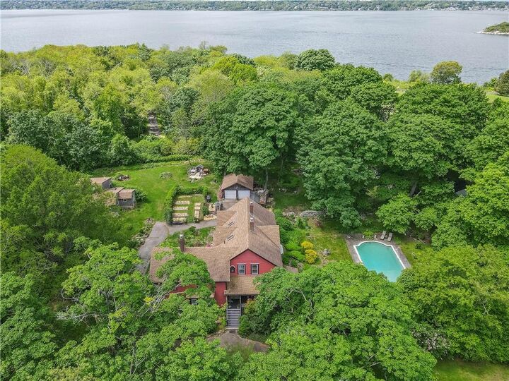 Property Photo:  219 Nanaquaket Road  RI 02878 