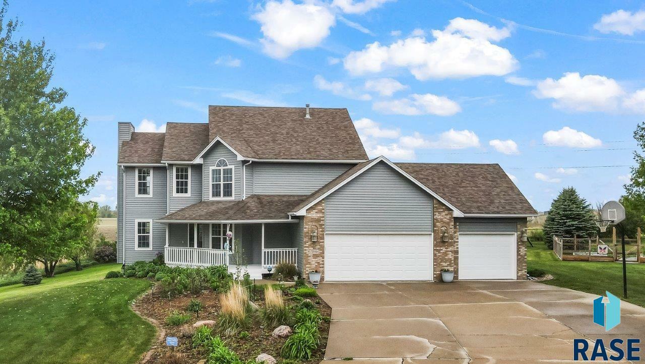 Property Photo: 27055 Saddlerock Pl SD 57032