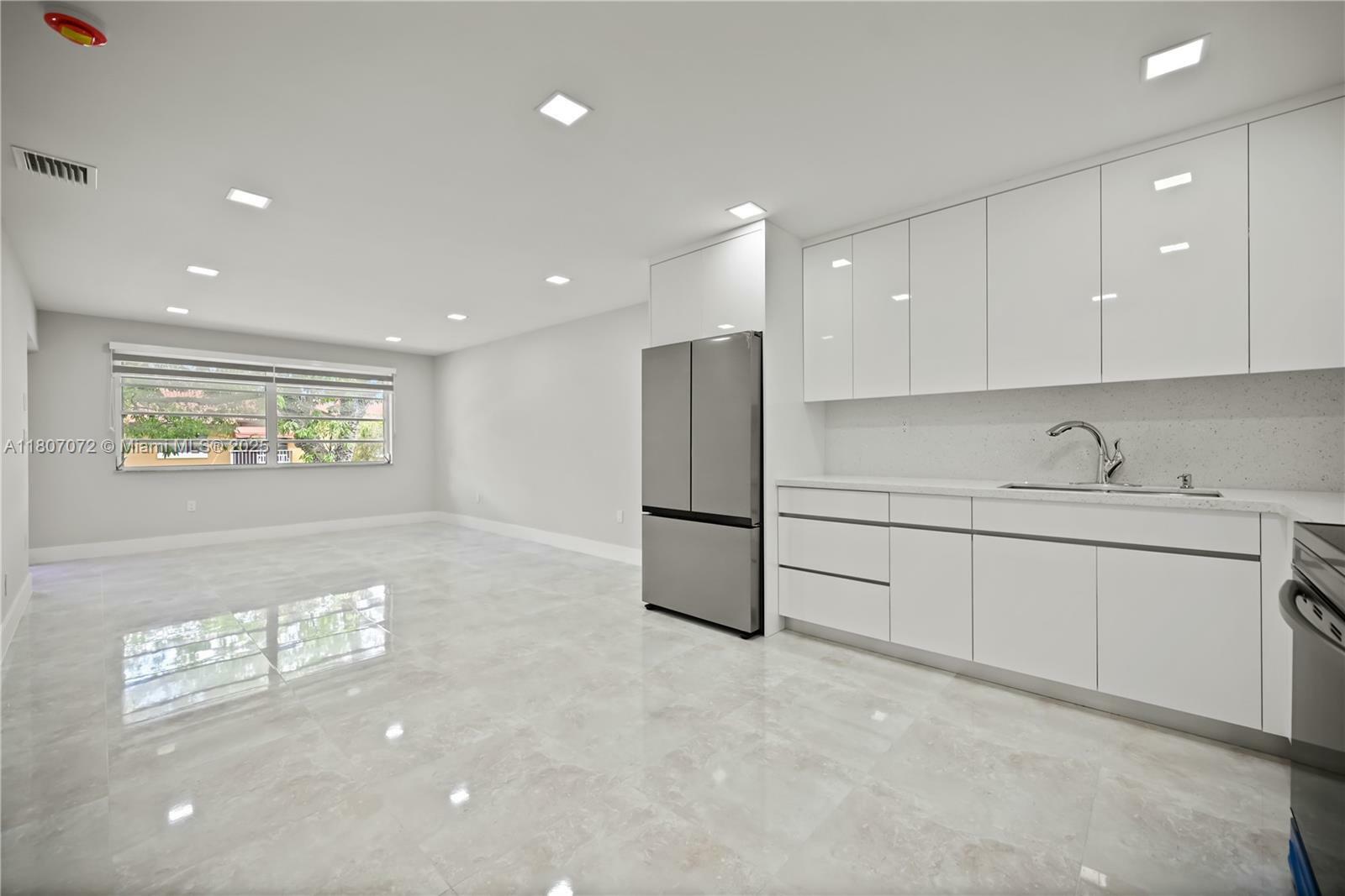 Property Photo: 15685 SW 82nd Cir Ln 28 FL 33193