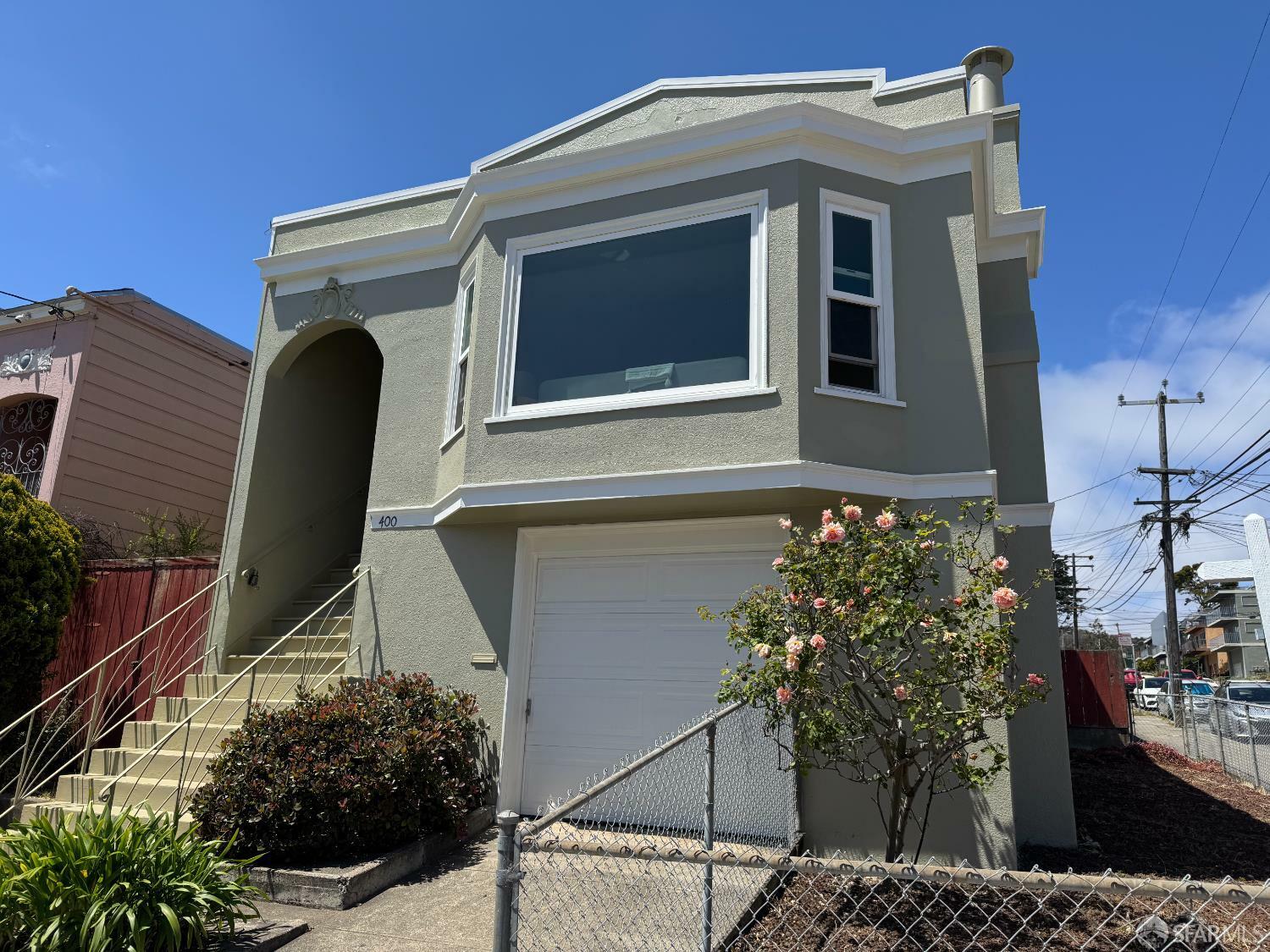 Property Photo:  400 Holyoke Street  CA 94134 