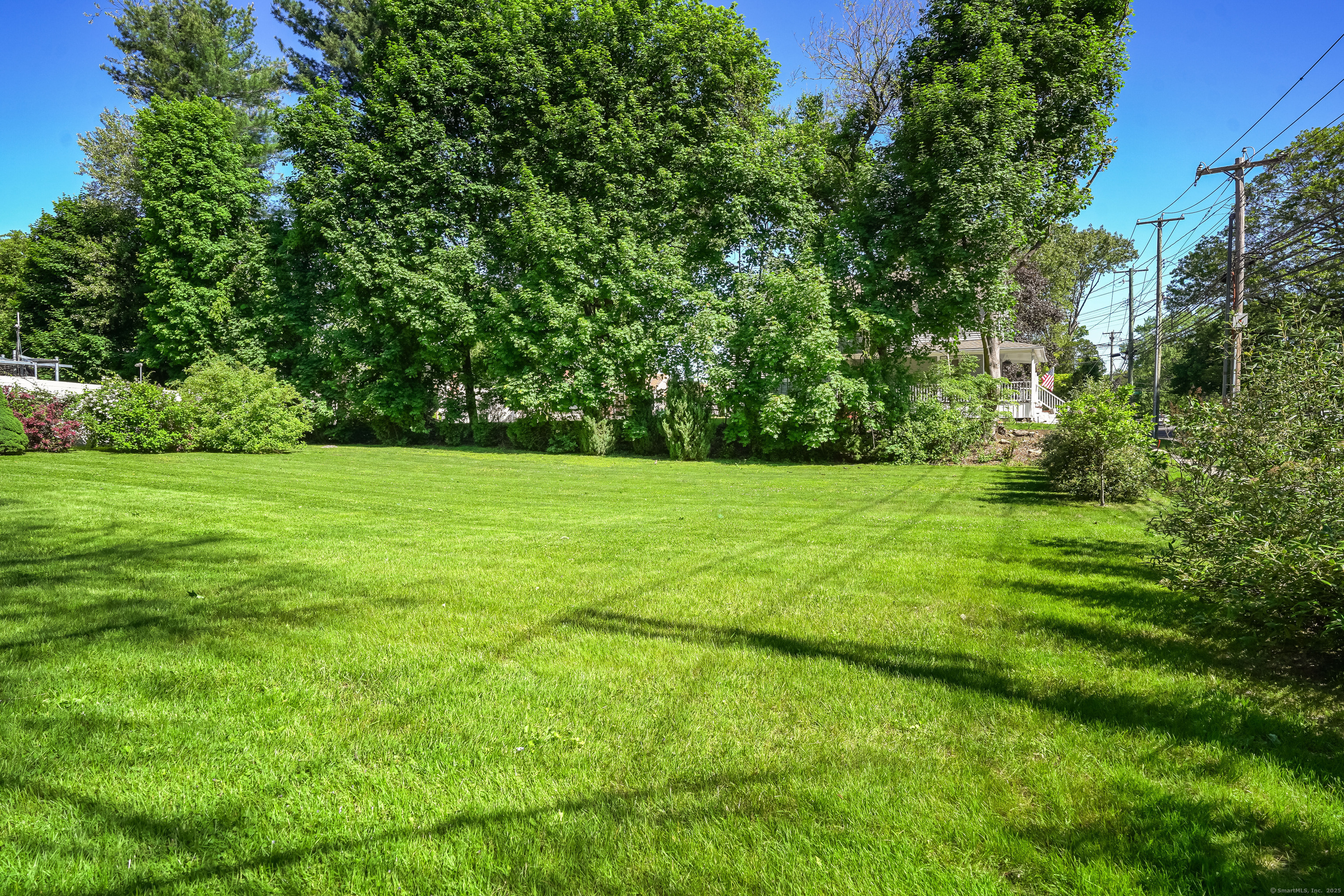 Property Photo: 1975 Huntington Road CT 06614