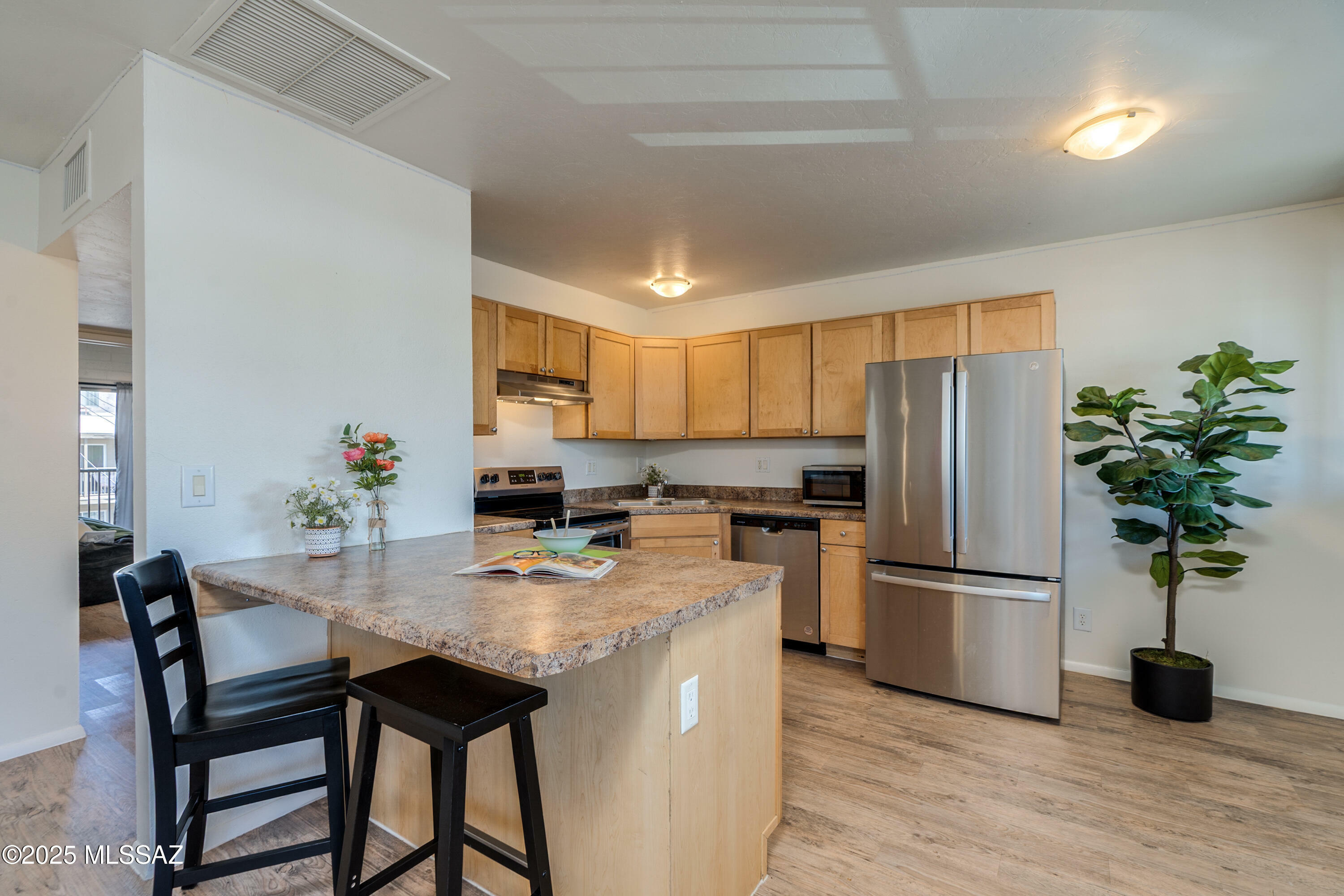 Property Photo: 2801 N Columbus Boulevard 9 AZ 85712