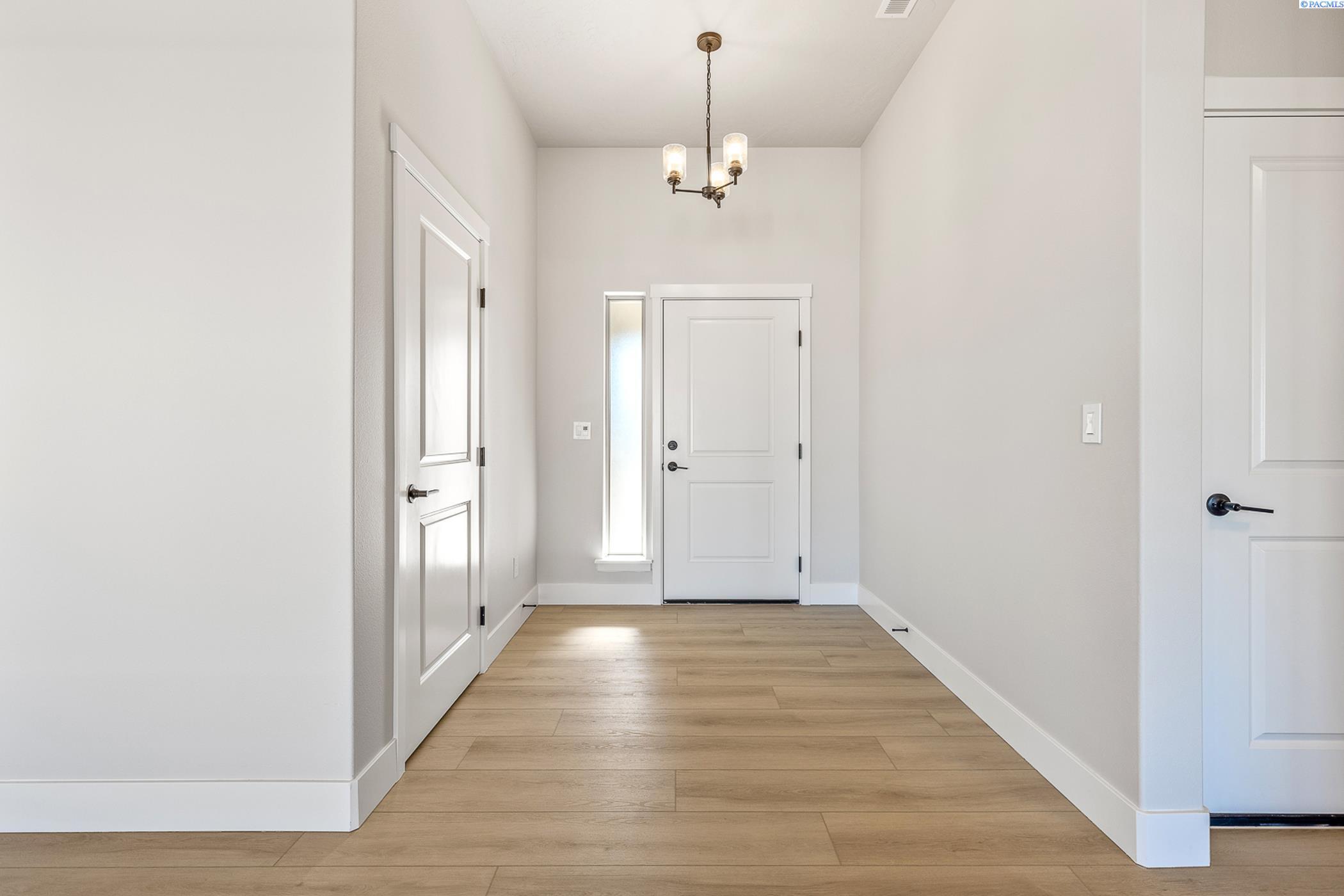 Property Photo:  6814 Brooks Ave  WA 99301 