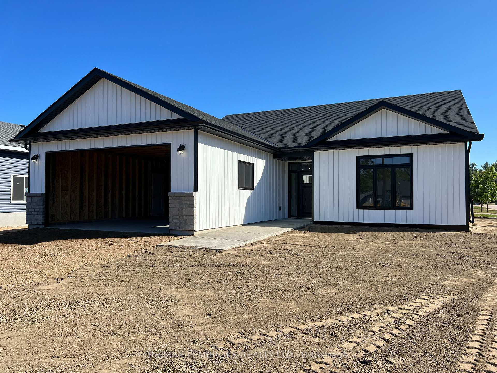 Property Photo:  4 Durant Street  ON K8H 0H3 