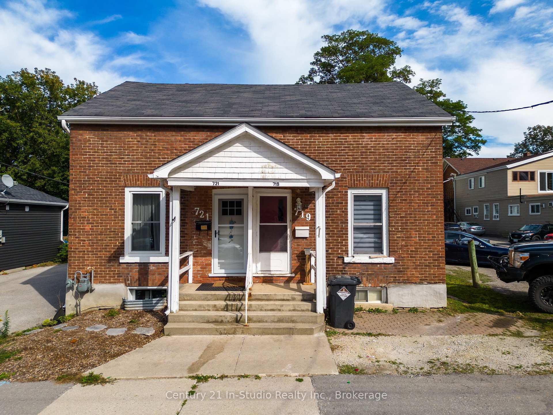 Property Photo: 719 1st Avenue E ON N4K 2C6