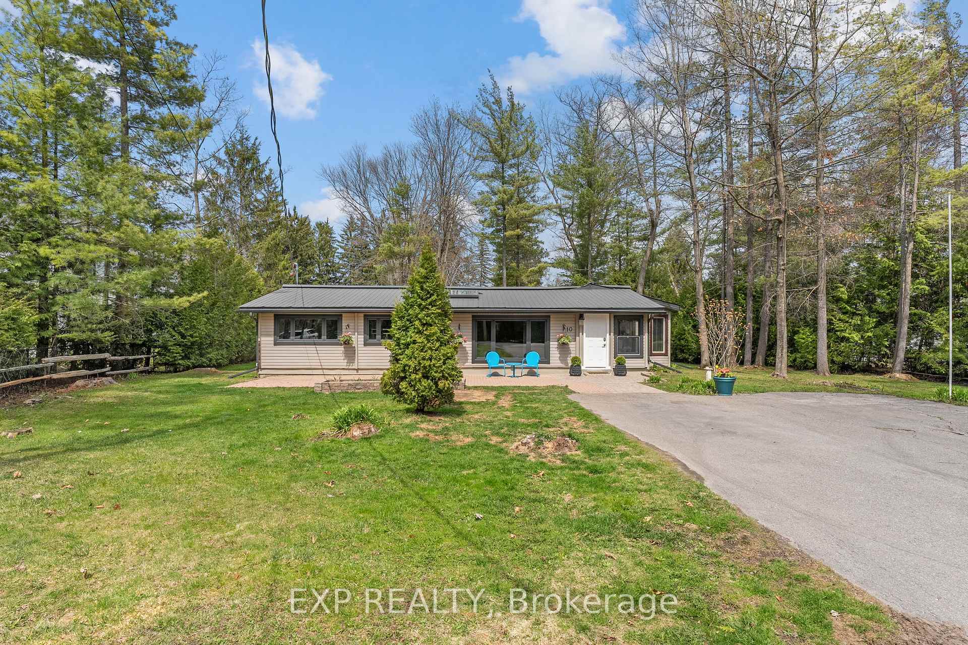 Property Photo: 10 Maplewood Lane ON L0E 1R0