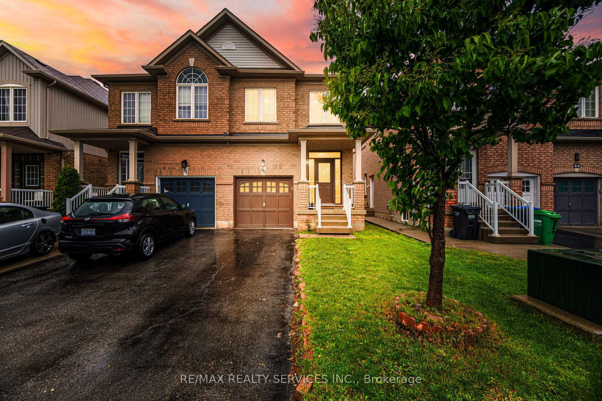 Property Photo: 90 Crumlin Crescent ON L6X 0Y4