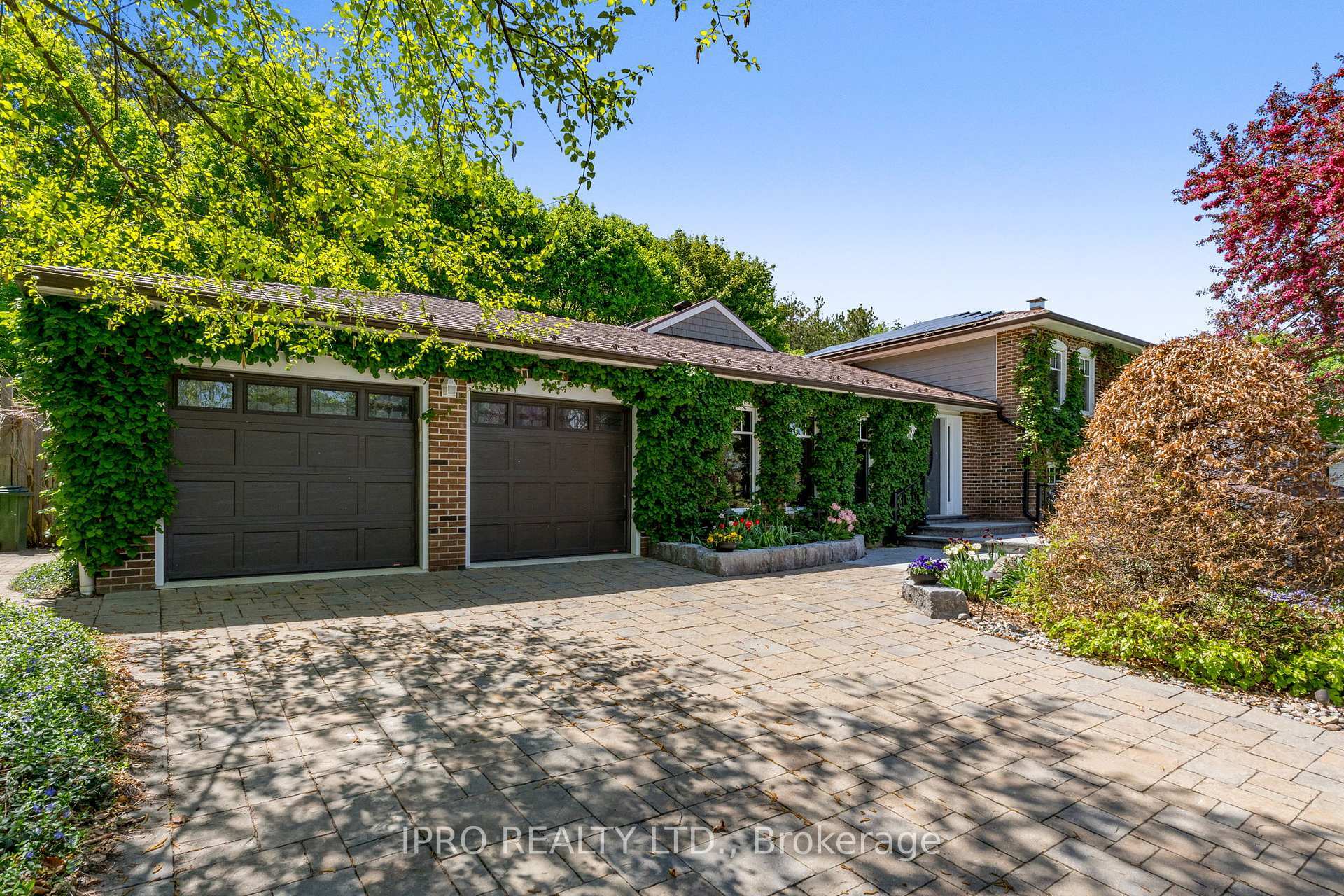 Property Photo: 25 Orsi Road ON L7C 1H6