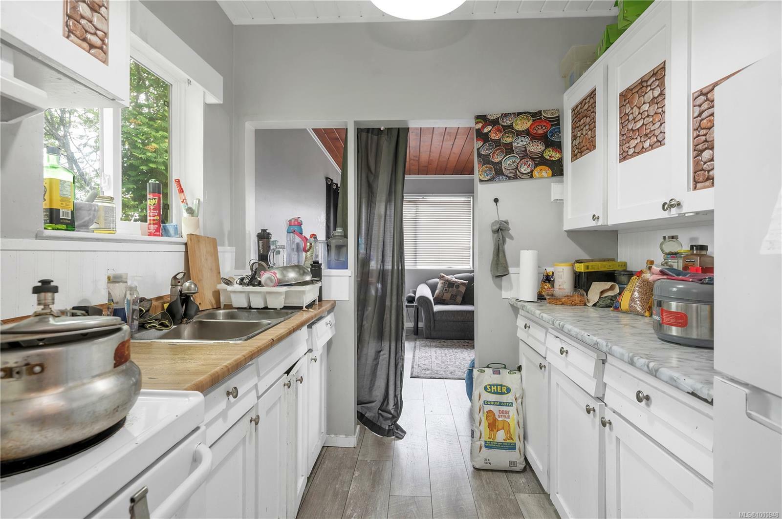 Property Photo: 791 Birch St BC V9W 2T3