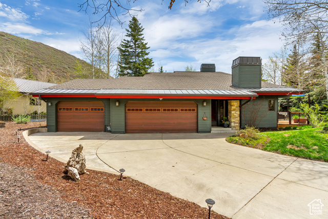 Property Photo: 2400 Meadows Dr UT 84060