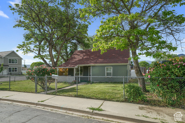 Property Photo:  611 E 500 N  UT 84660 