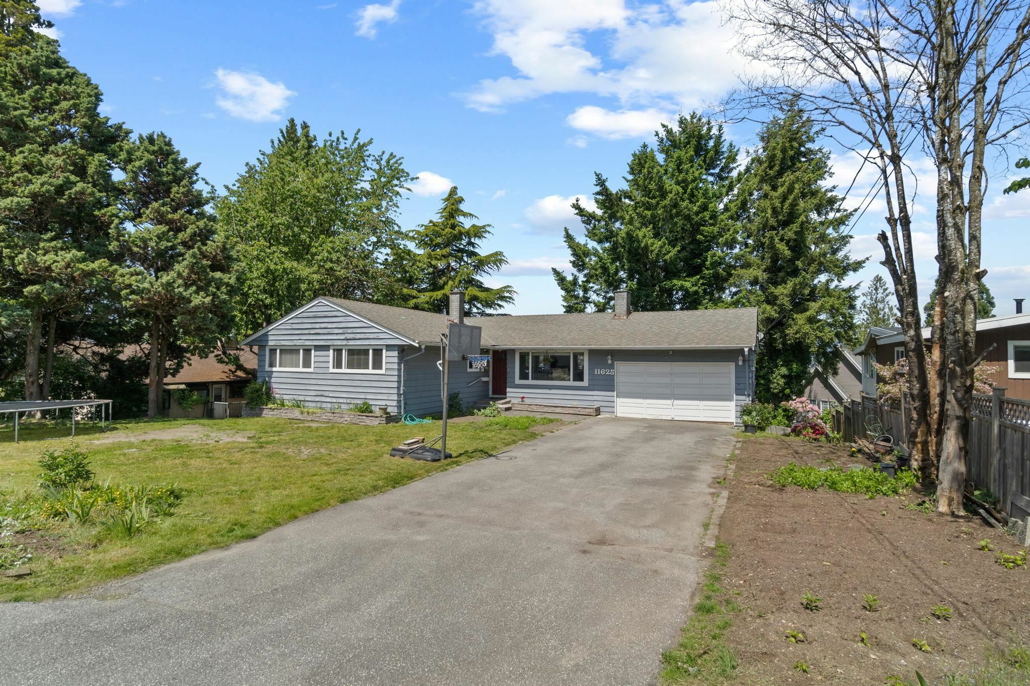 Property Photo: 11625 99 Avenue BC V3V 2M2