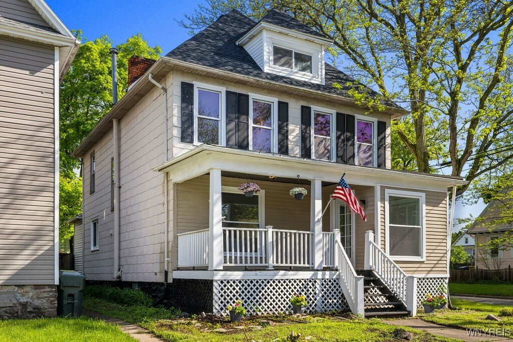 Property Photo:  376 Tremont Street  NY 14120 