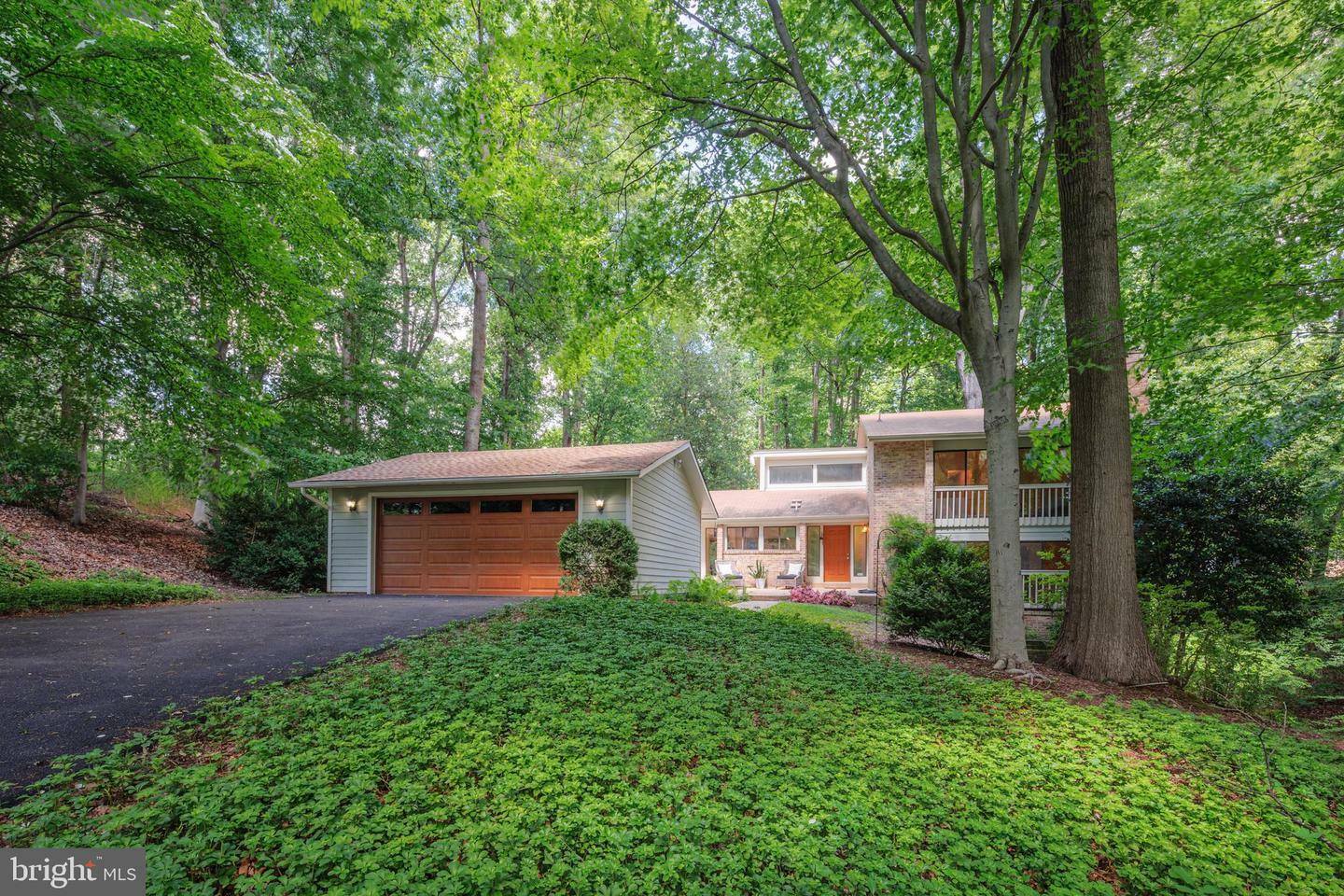 6921 Carlynn Court  Bethesda MD 20817 photo