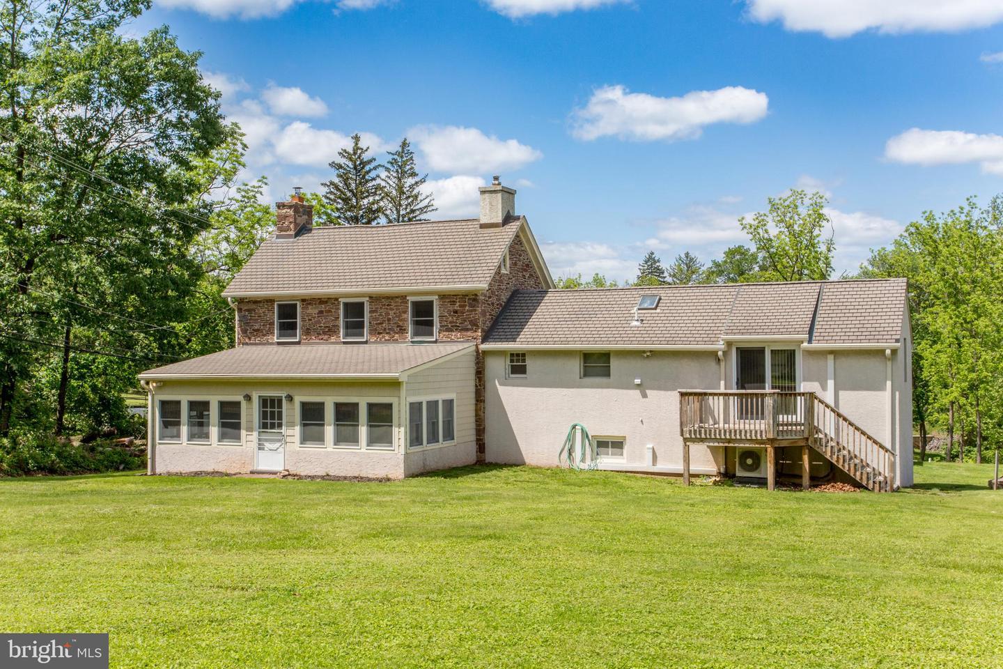 Property Photo: 577 Sackettsford Road PA 18974