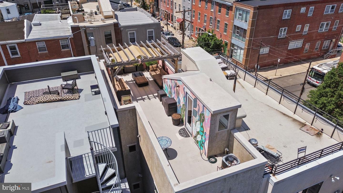 Property Photo: 547 N 12th Street 2 PA 19123