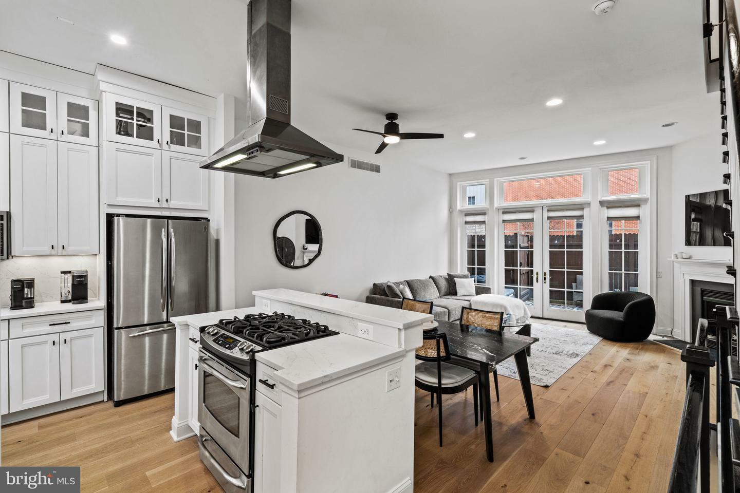 Property Photo:  929 S 2nd Street  PA 19147 