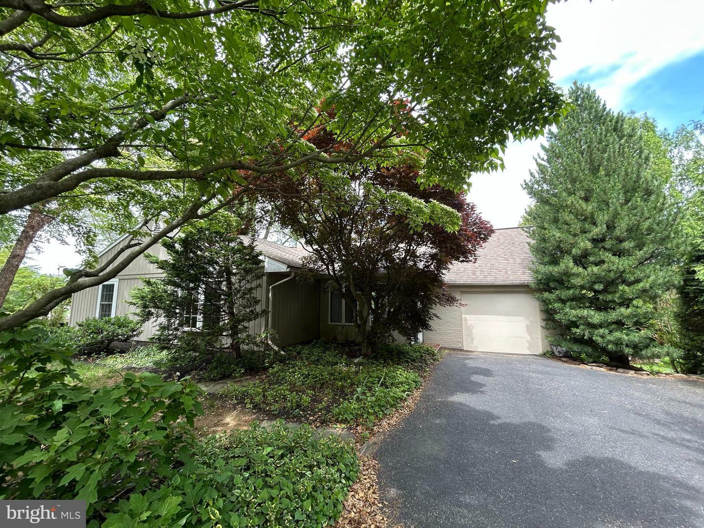 Property Photo:  1821 Driver Avenue  PA 17602 
