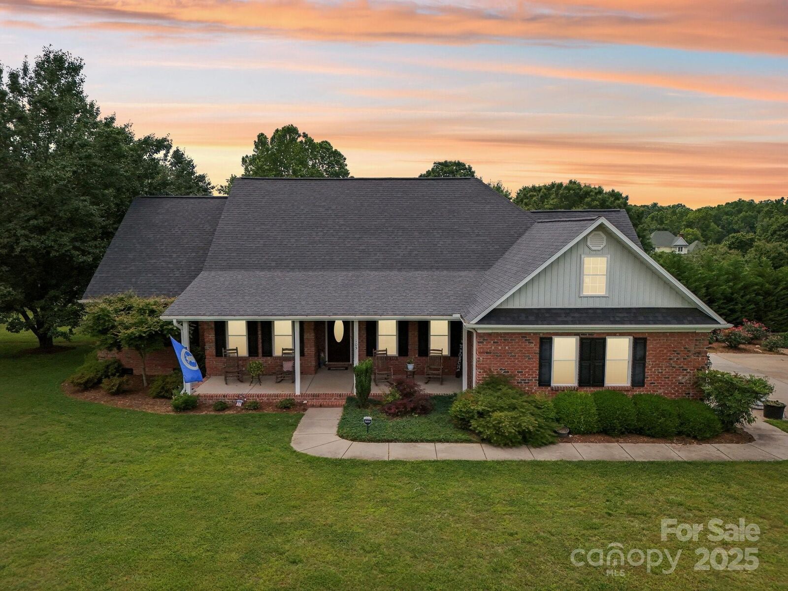 Property Photo:  105 Gold Run Court  NC 28086 