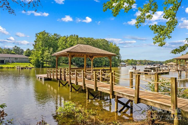 6644 Goose Point Drive  Denver NC 28037 photo