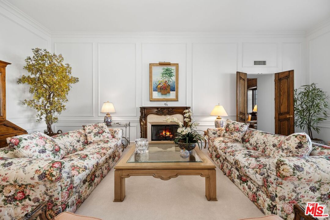 Property Photo: 10114 Empyrean Way CA 90067