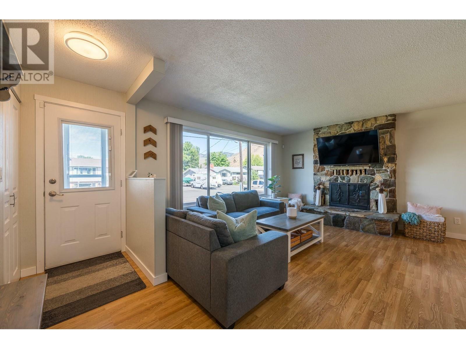 Photo de la propriété:  1139 Chateau Street  BC V2B 5R2 