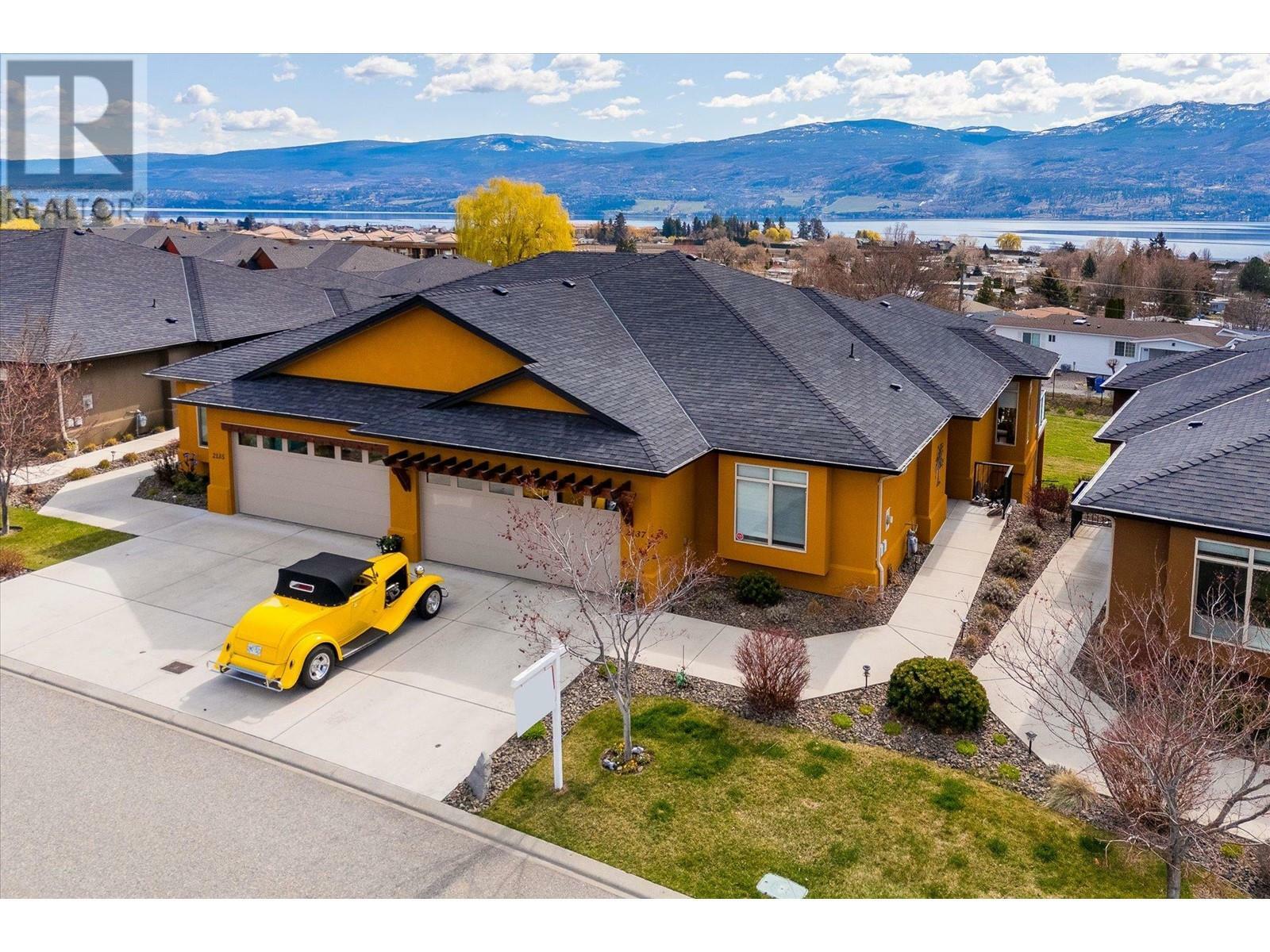 Property Photo: 2137 Talavera Place BC V4T 3H8