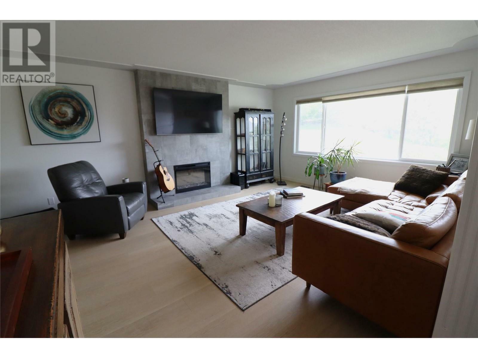 Property Photo: 425 Pemberton Terrace BC V2C 1T2