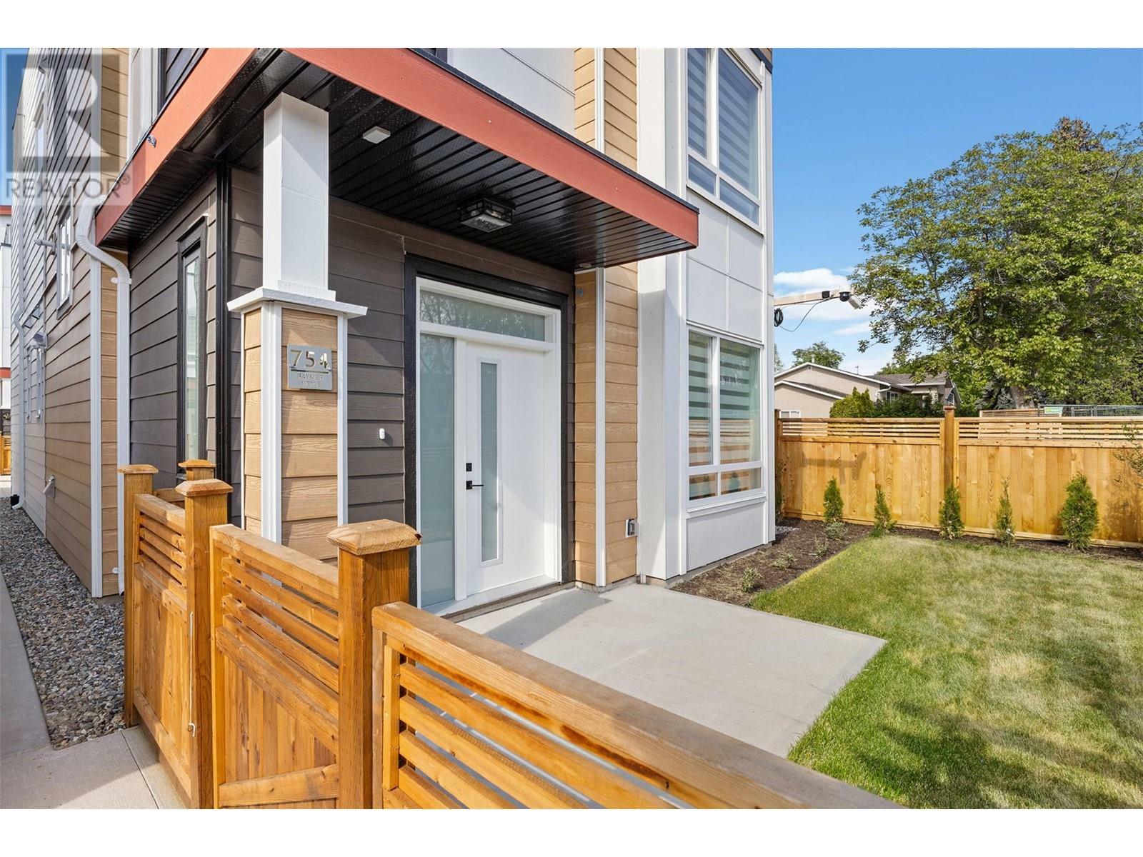 Property Photo: 754 Raymer Avenue BC V1Y 4Z8