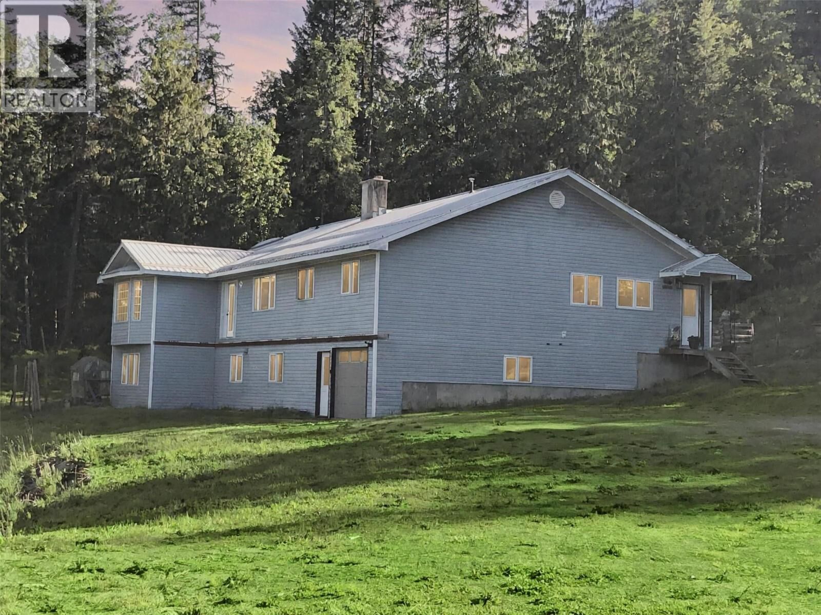 Property Photo: 1 - 1449 Evans Road BC V0B 1G7