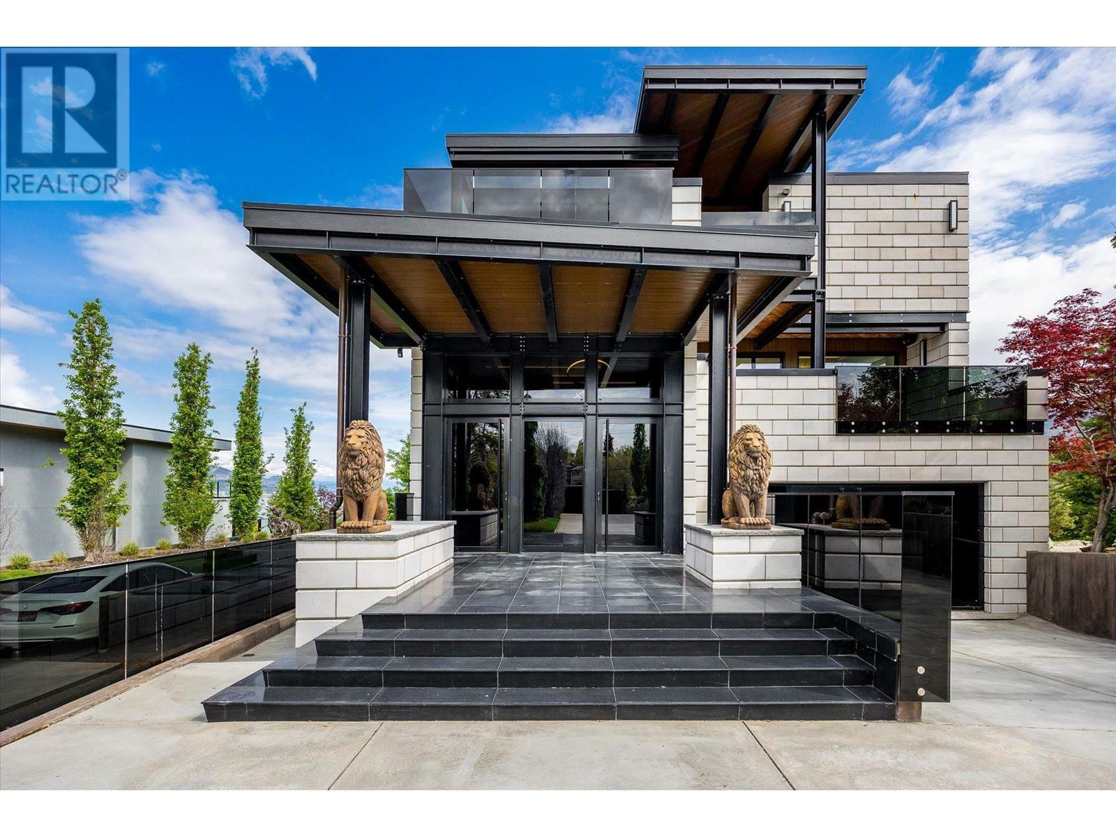 Property Photo: 581 Vancouver Avenue BC V2A 1A4