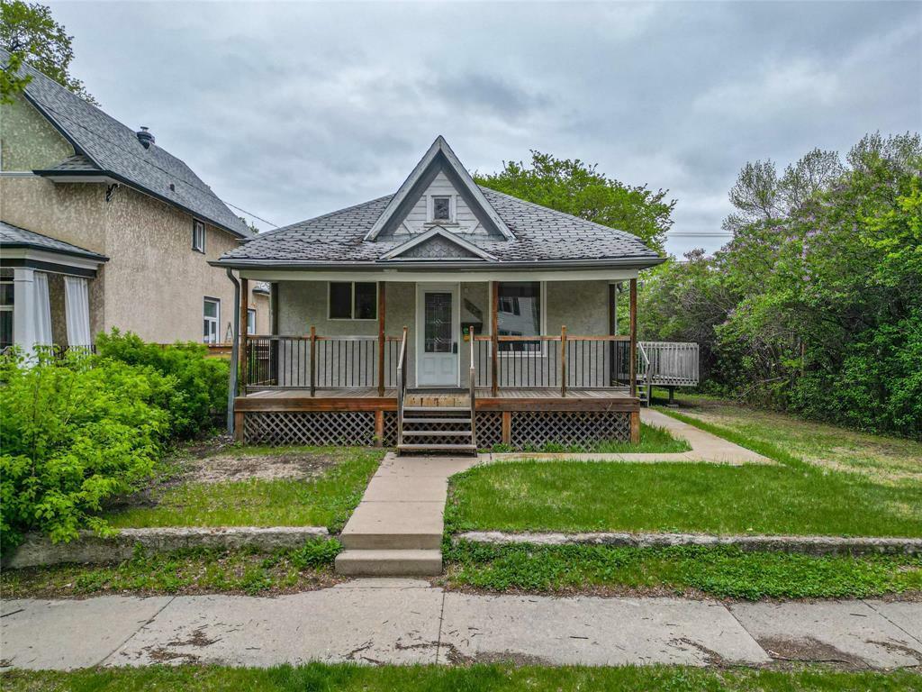 Property Photo: 547 16th Street MB R7B 1P2